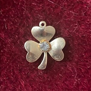 Elegant Silver Clover Pendant